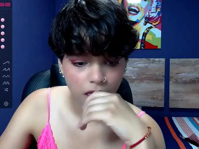Live sex webcam photo for Katiehs #272801364