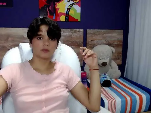 Live sex webcam photo for Katiehs #272876278