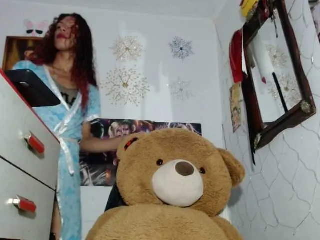 Live sex webcam photo for KatihuscaGill #273624673