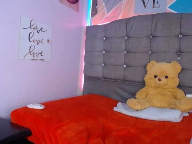 Live sex webcam photo for Katina- #273321027