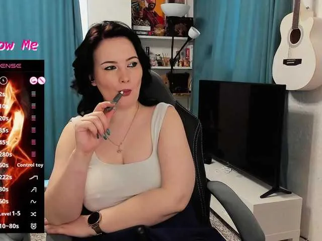 Live sex webcam photo for Katniss-K #290845973