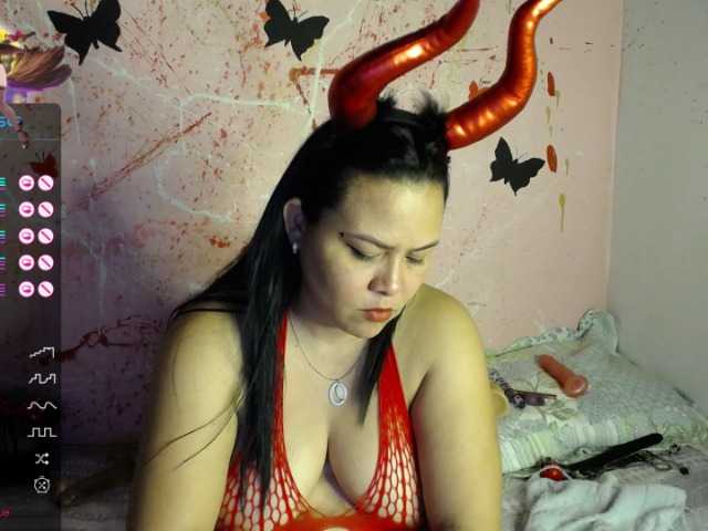Live sex webcam photo for Katrin-66a #276604234