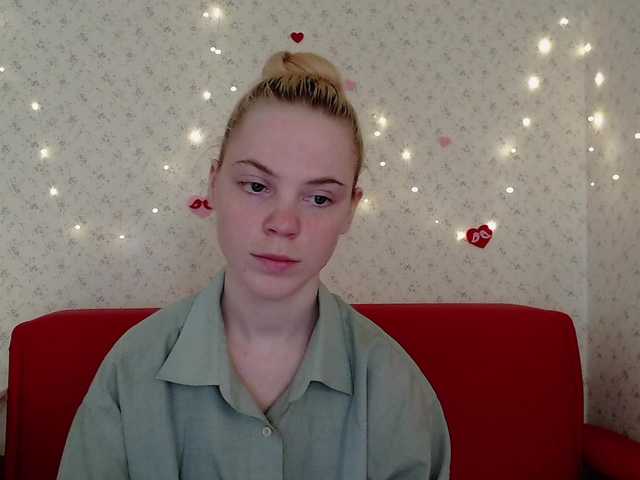 Live sex webcam photo for Katrin-Stone #290887456