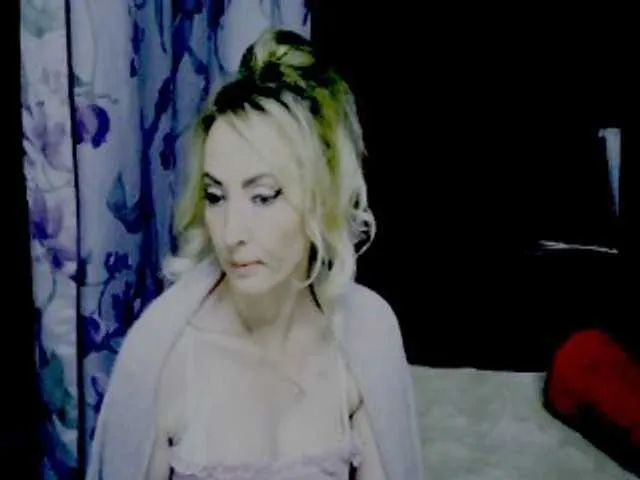 Live sex webcam photo for KatrinExcite #291401048