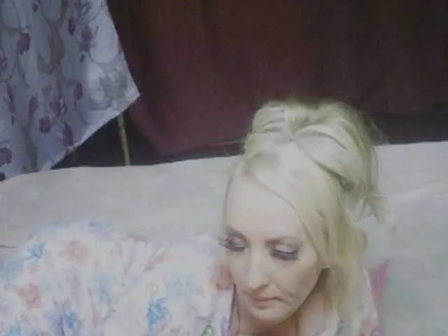 Live sex webcam photo for KatrinExcite #291541025