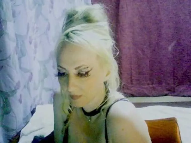 Live sex webcam photo for KatrinExcite #291619743