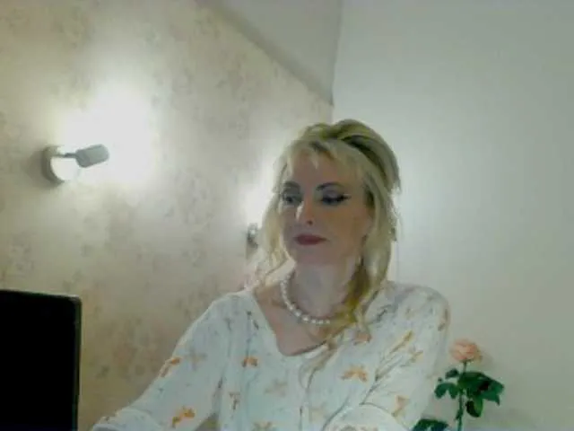 Live sex webcam photo for KatrinExcite #292243553