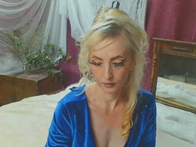 Live sex webcam photo for KatrinExcite #294072413