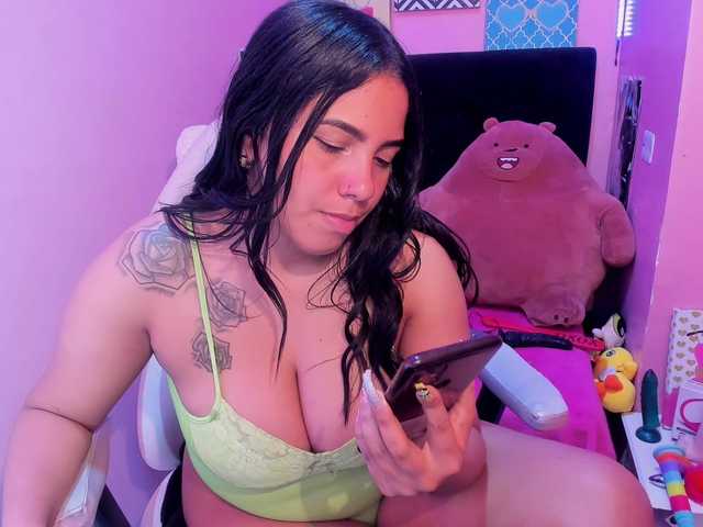 Live sex webcam photo for KatrinaXX #273229744