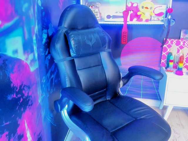 Live sex webcam photo for KatrinaXX #273415669