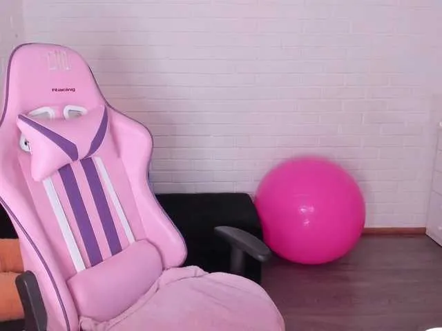 Live sex webcam photo for KatrinaXX #292010215