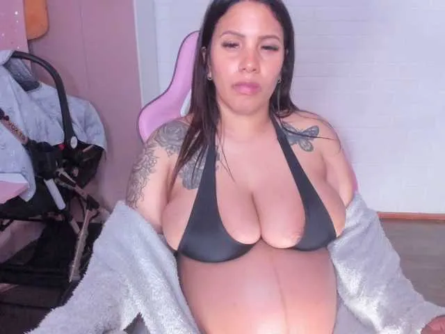 Live sex webcam photo for KatrinaXX #292445283