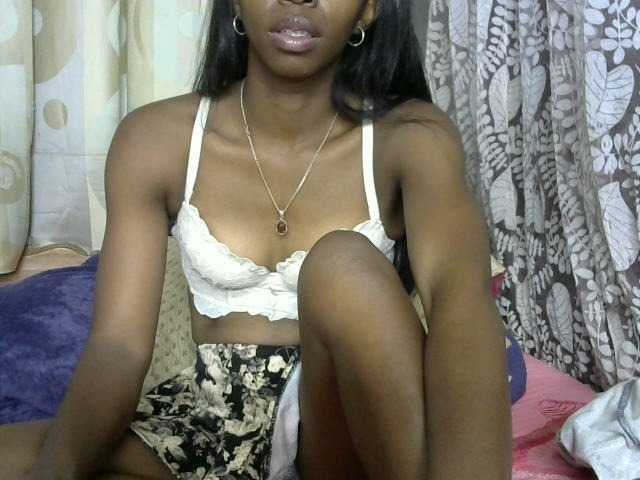 Live sex webcam photo for Katty-12 #276778380