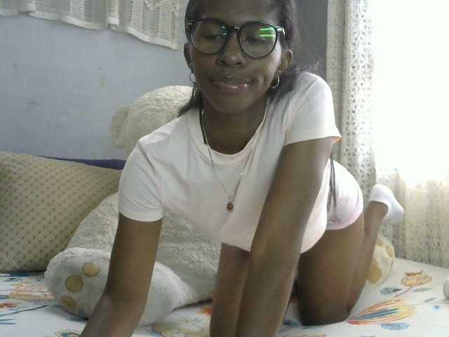 Live sex webcam photo for Katty-12 #277357454