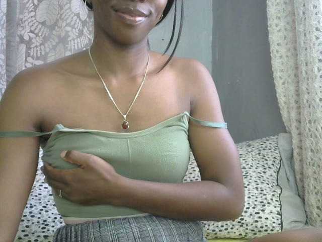 Live sex webcam photo for Katty-12 #277495344