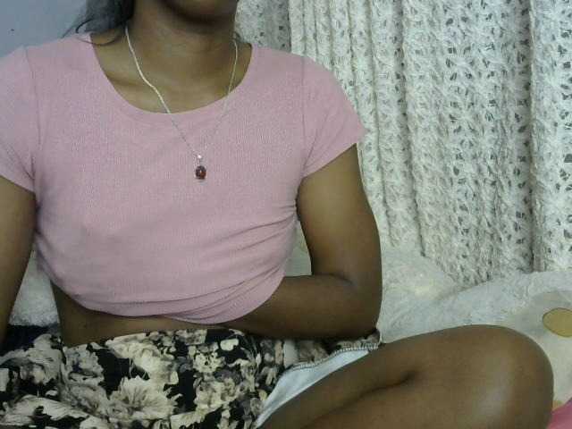 Live sex webcam photo for Katty-12 #277628836