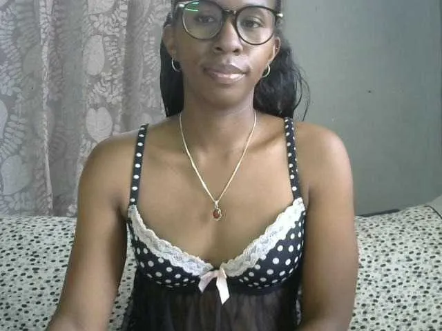 Live sex webcam photo for Katty-12 #277701889