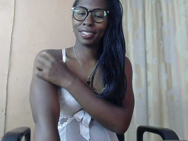 Live sex webcam photo for Katty-12 #290247385