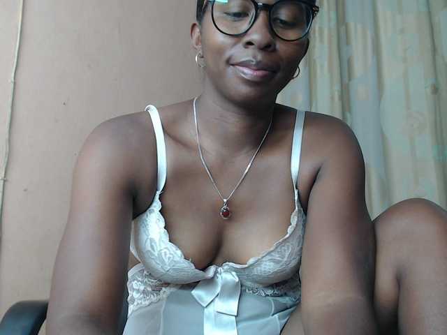 Live sex webcam photo for Katty-12 #290250327