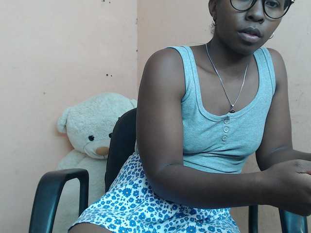 Live sex webcam photo for Katty-12 #290702562