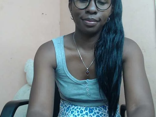 Live sex webcam photo for Katty-12 #290749965