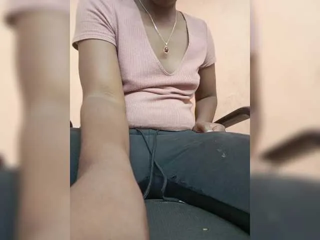 Live sex webcam photo for Katty-12 #290810984