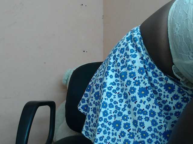 Live sex webcam photo for Katty-12 #290846718