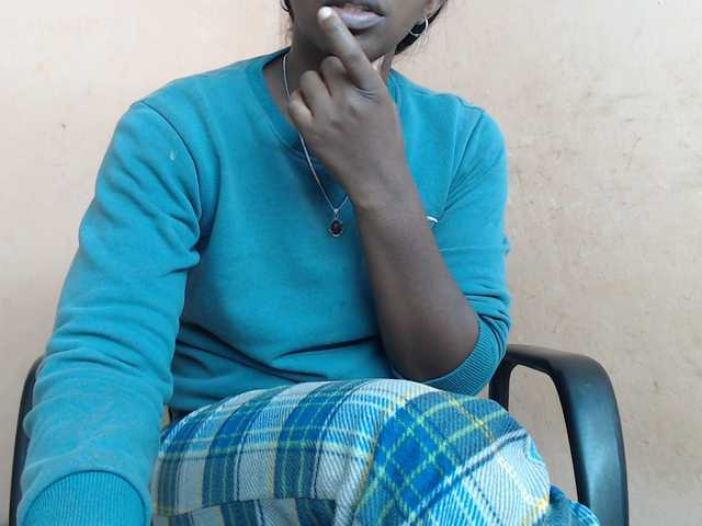 Live sex webcam photo for Katty-12 #290958070