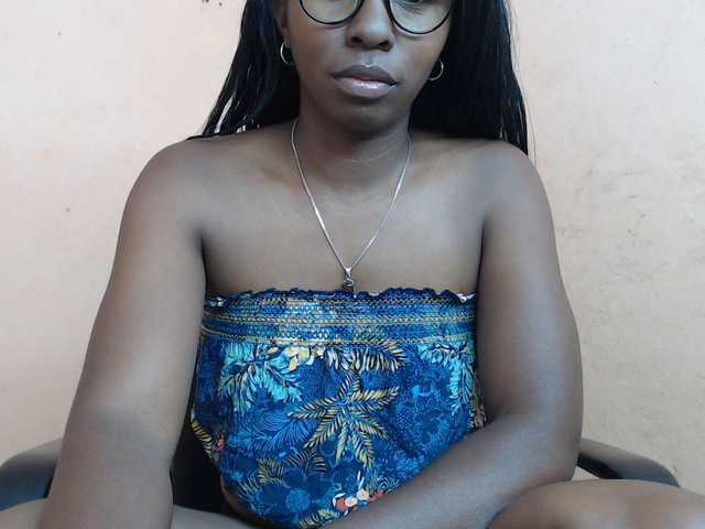 Live sex webcam photo for Katty-12 #290989633