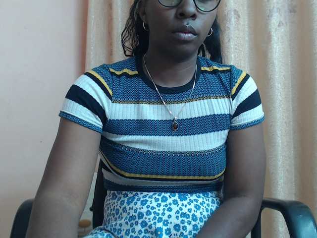 Live sex webcam photo for Katty-12 #291409301