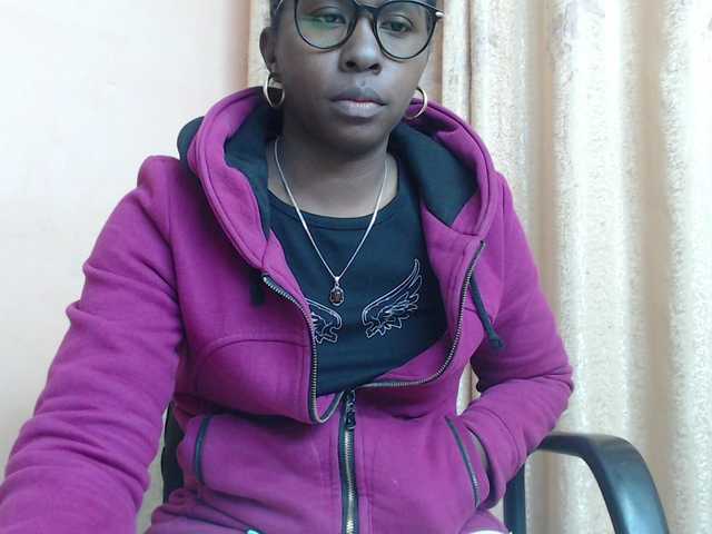 Live sex webcam photo for Katty-12 #291608718