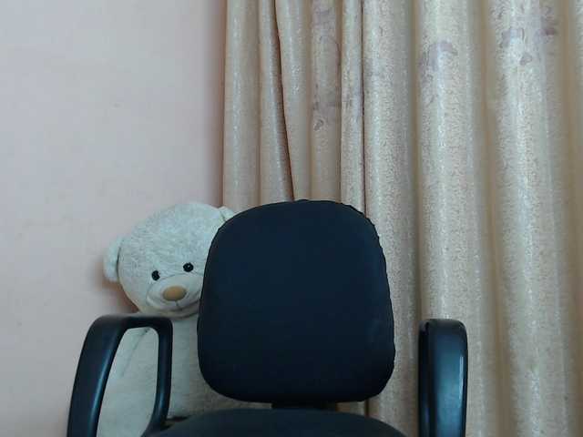 Live sex webcam photo for Katty-12 #291686397