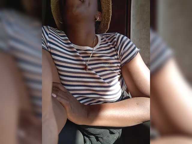 Live sex webcam photo for Katty-12 #291700390