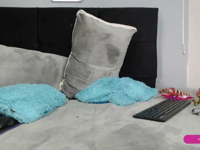 Live sex webcam photo for KattyKiut #273767237
