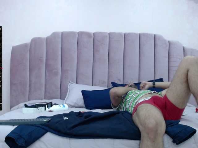 Live sex webcam photo for Kattynderic #272412532