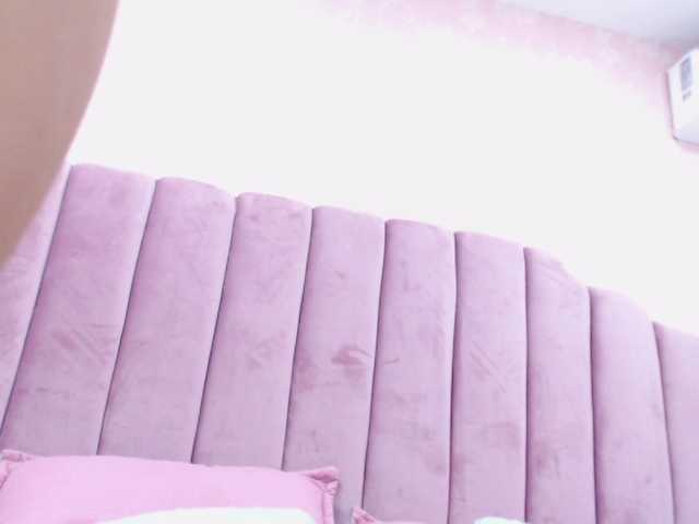 Live sex webcam photo for Kattynderic #273065365