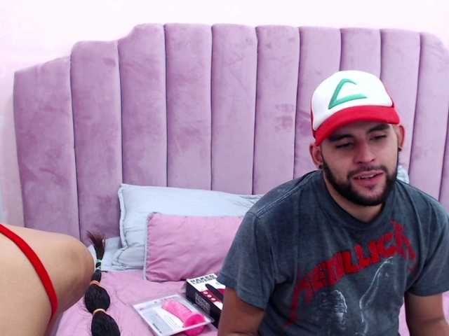 Live sex webcam photo for Kattynderic #273076242