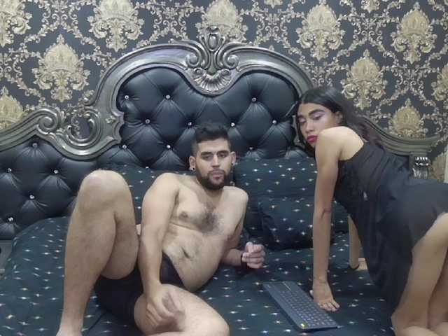 Live sex webcam photo for Kattynderic #273093393