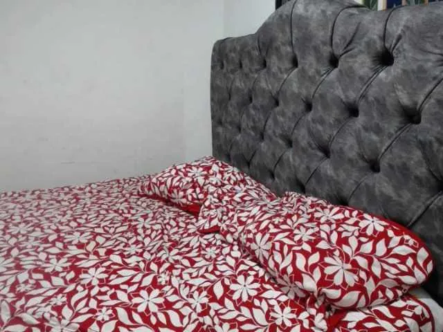 Live sex webcam photo for Kattyrose1 #272313635