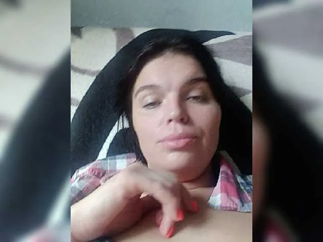 Live sex webcam photo for Katy1385 #275405880