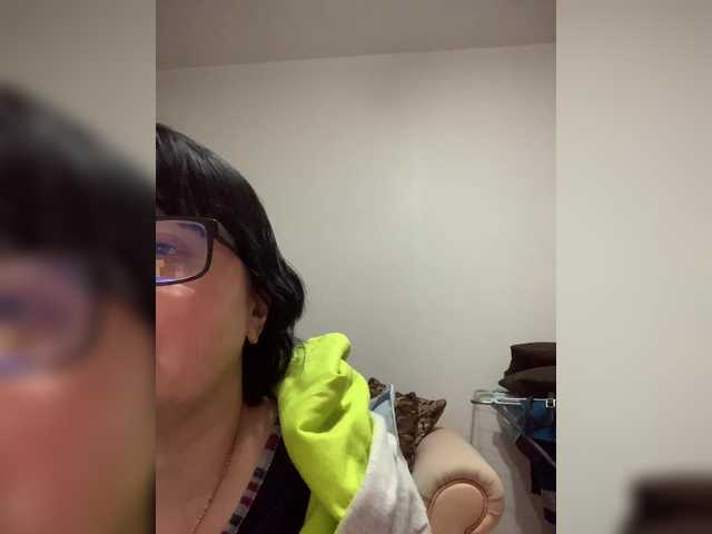 Live sex webcam photo for Katy19801 #290174074