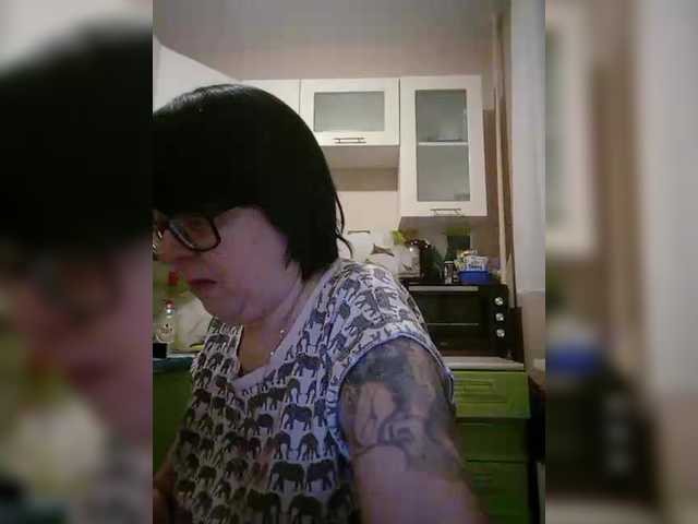 Live sex webcam photo for Katy19801 #290273467