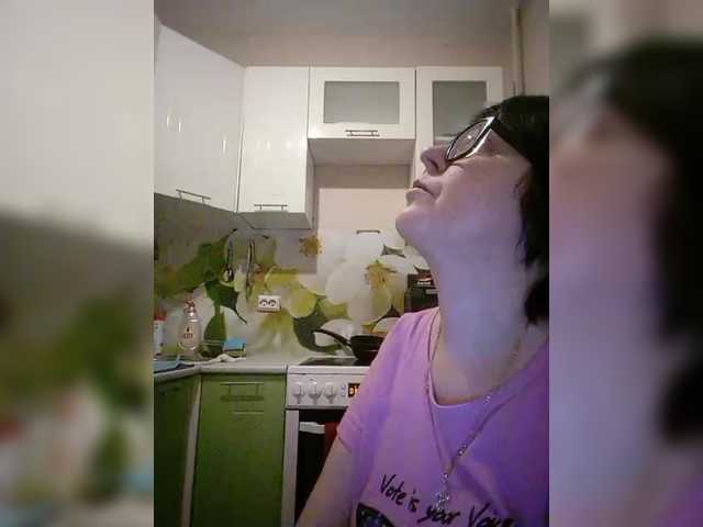 Live sex webcam photo for Katy19801 #290310496