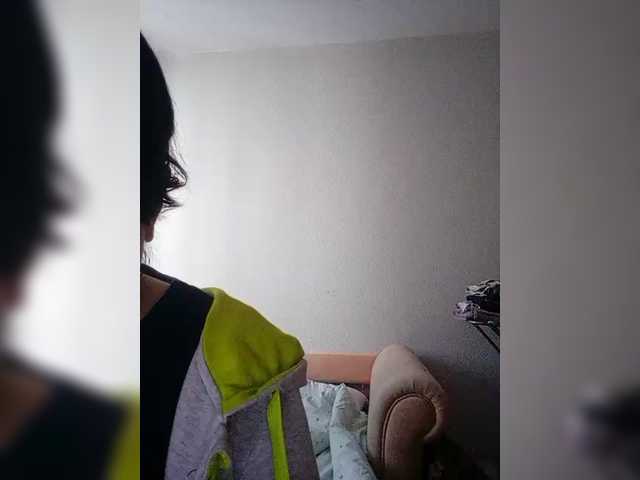 Live sex webcam photo for Katy19801 #290334229