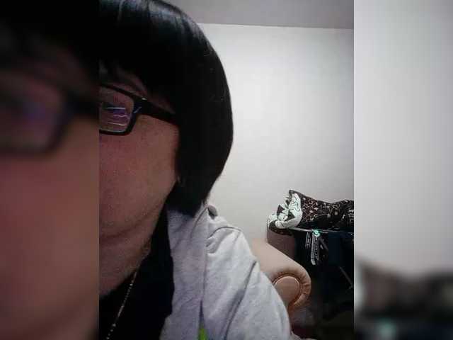 Live sex webcam photo for Katy19801 #290678614