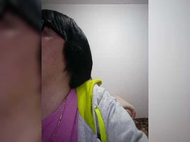 Live sex webcam photo for Katy19801 #290692086