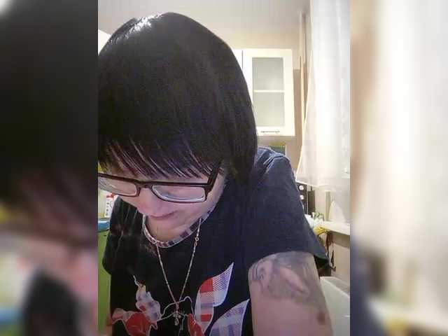 Live sex webcam photo for Katy19801 #290704961