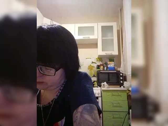 Live sex webcam photo for Katy19801 #290711922