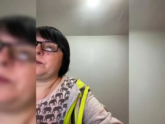 Live sex webcam photo for Katy19801 #290798832