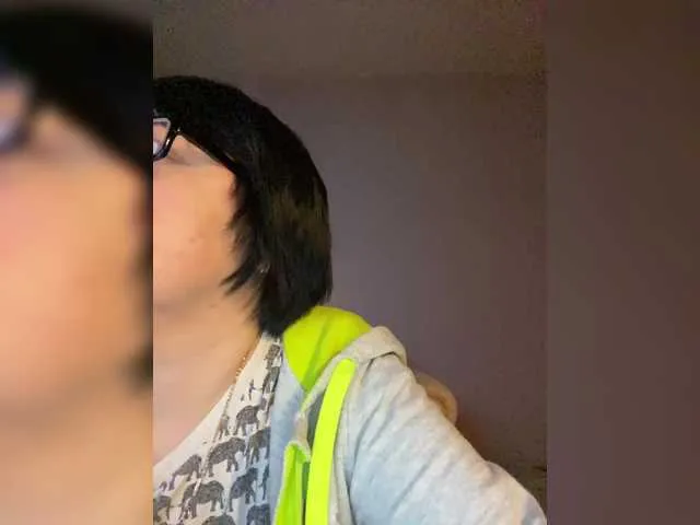 Live sex webcam photo for Katy19801 #290808277